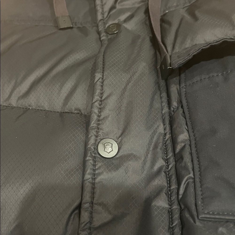 VICTORINOX Mill Convertible  2 IN 1 Jacket - Picture 6 of 8